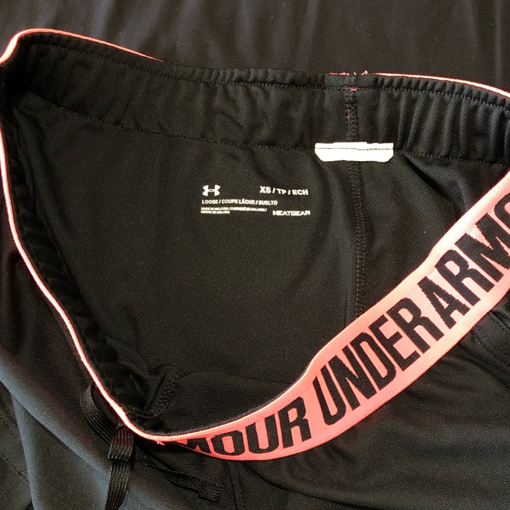 Under Armour | 🏃🏻♀️Shorts - Picture 5 of 5